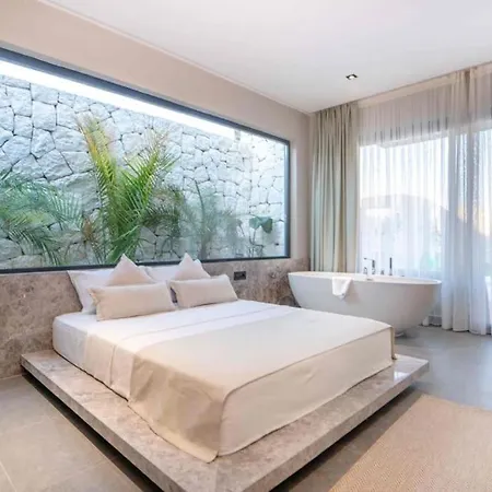 بيت للعطل Viohouses 6- Luxury Private Korunakli Oezel Havuzlu *