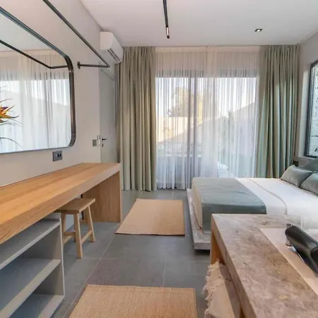 Vakantiehuis Viohouses 6- Luxury Private Korunakli Oezel Havuzlu