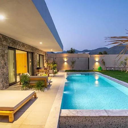 Viohouses 6- Luxury Private Korunakli Oezel Havuzlu Vakantiehuis